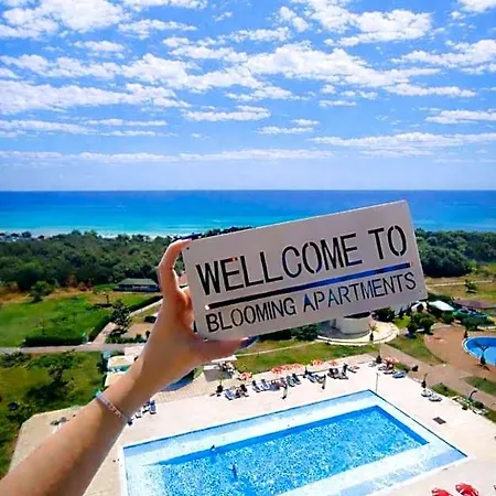 Hotel Blooming By The Sea - Cu Frontala Spre Mare Constanta