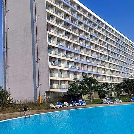 Blooming By The Sea - Cu Frontala Spre Mare Constanta