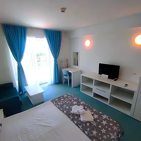 Blooming By The Sea - Cu Frontala Spre Mare Hotel